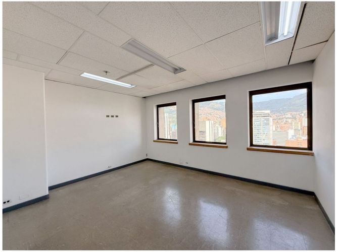 Oficina en venta en La Candelaria, Medellín, 376 m² · foto 17 de 24