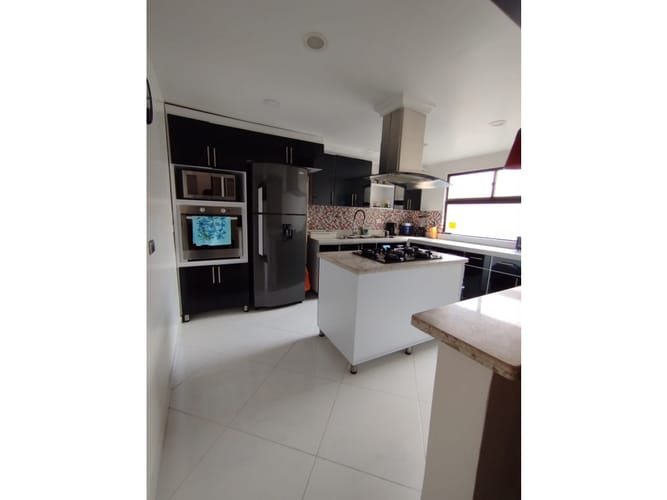 Apartamento de 3 alcobas en venta en Lorena, Medellín, 120 m² · foto 2 de 24