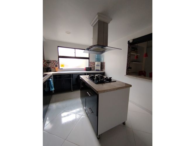 Apartamento de 3 alcobas en venta en Lorena, Medellín, 120 m² · foto 3 de 24
