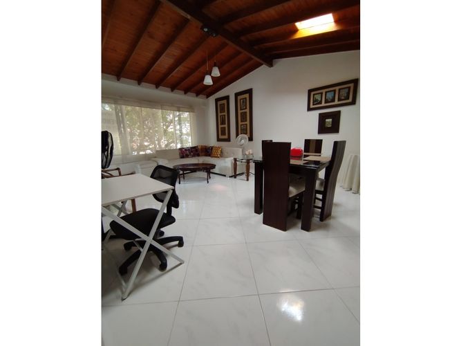 Apartamento de 3 alcobas en venta en Lorena, Medellín, 120 m² · foto 9 de 24