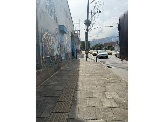 Bodega en venta en Belén, Medellín, 1582 m² · foto 6 de 24