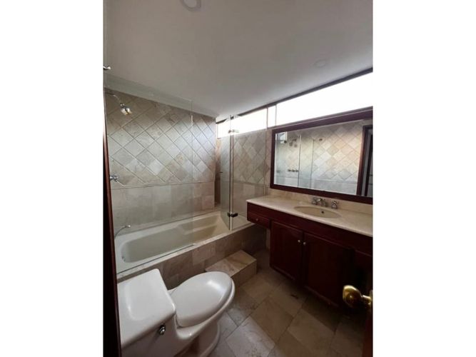 Apartamento de 3 alcobas en venta en El Tesoro, Medellín, 175 m² · foto 7 de 16