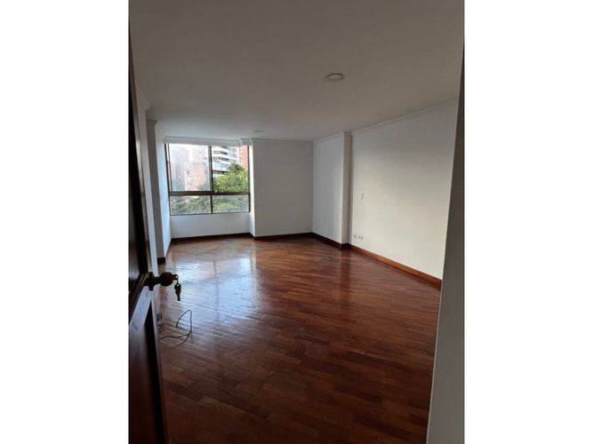 Apartamento de 3 alcobas en venta en El Tesoro, Medellín, 175 m² · foto 10 de 16