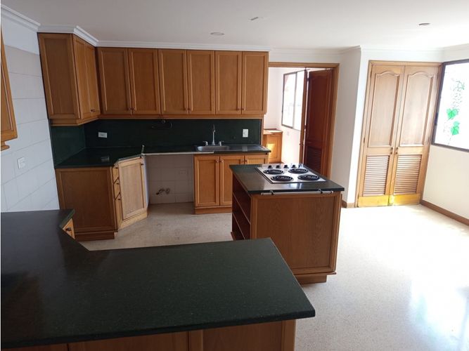 Apartamento en venta en Laureles, Medellín · foto 3 de 24