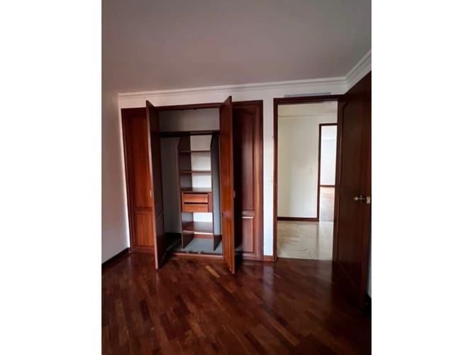 Apartamento de 3 alcobas en venta en El Tesoro, Medellín, 175 m² · foto 11 de 16