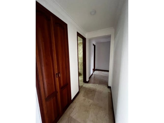 Apartamento de 3 alcobas en venta en El Tesoro, Medellín, 175 m² · foto 13 de 16
