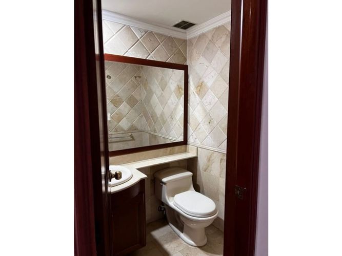 Apartamento de 3 alcobas en venta en El Tesoro, Medellín, 175 m² · foto 15 de 16