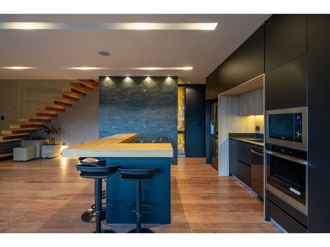 Apartamento de 1 alcoba en venta en Urbanización Las Cumbres, Medellín, 170 m² · foto 6 de 17