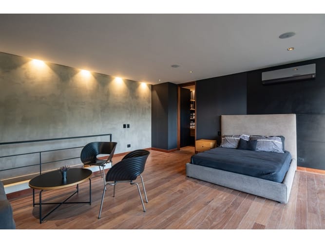 Apartamento de 1 alcoba en venta en Urbanización Las Cumbres, Medellín, 170 m² · foto 9 de 17
