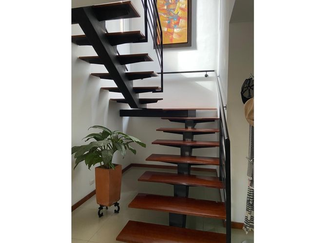Casa de 3 alcobas en venta en Loma Benedictinos, Envigado, 220 m² · foto 9 de 16