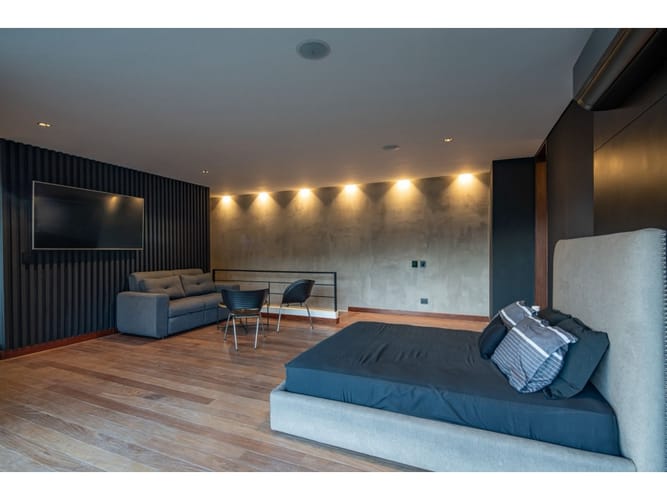 Apartamento de 1 alcoba en venta en Urbanización Las Cumbres, Medellín, 170 m² · foto 11 de 17