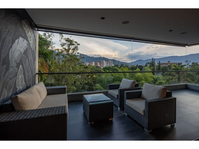 Apartamento de 1 alcoba en venta en Urbanización Las Cumbres, Medellín, 170 m² · foto 13 de 17