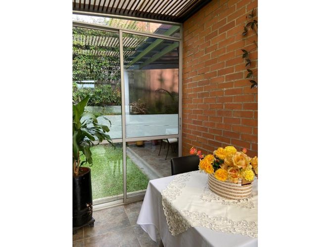 Casa de 3 alcobas en venta en Loma Benedictinos, Envigado, 220 m² · foto 12 de 16