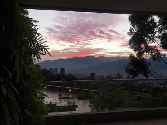 Apartamento de 3 alcobas en venta en Las Palmas, Medellín, 310 m² · foto 4 de 24