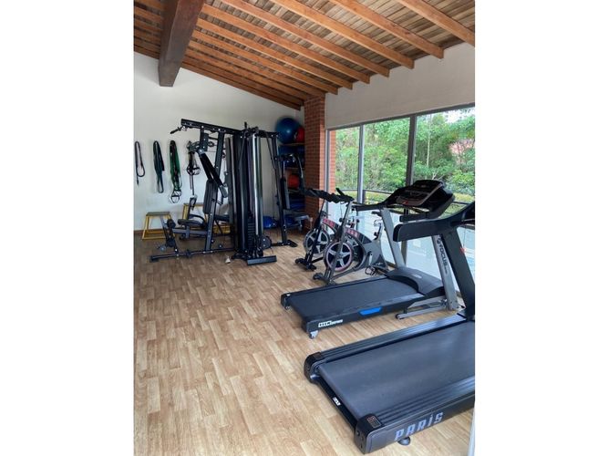 Casa de 3 alcobas en venta en Loma Benedictinos, Envigado, 220 m² · foto 15 de 16