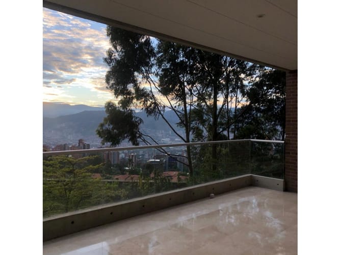 Apartamento de 3 alcobas en venta en Las Palmas, Medellín, 310 m² · foto 5 de 24