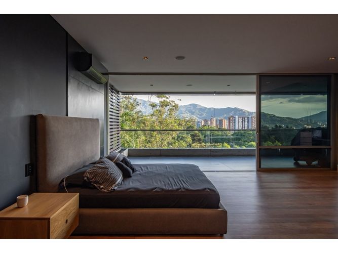Apartamento de 1 alcoba en venta en Urbanización Las Cumbres, Medellín, 170 m² · foto 17 de 17