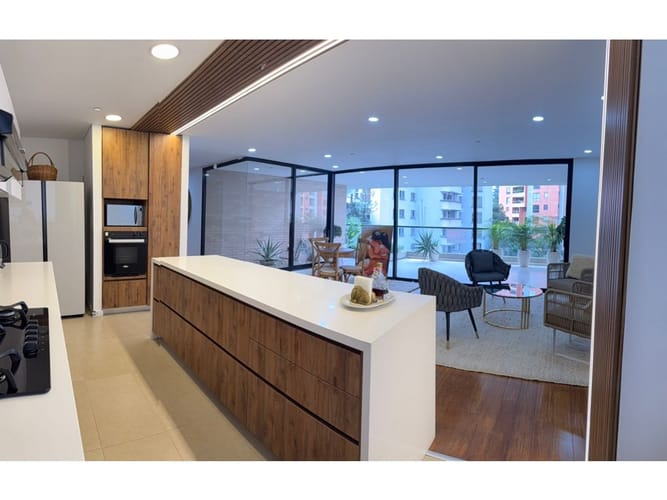 Apartamento de 3 alcobas en venta en Santa Maria De Los Angeles, Medellín, 195 m² · foto 3 de 16