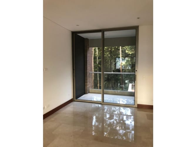 Apartamento de 3 alcobas en venta en Las Palmas, Medellín, 310 m² · foto 12 de 24