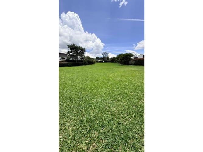 Lote en venta en So�Adora, El Carmen de Viboral, 2347 m² · foto 2 de 6