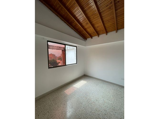 Casa de 4 alcobas en venta en Calasanz Parte Alta, Medellín, 215 m² · foto 10 de 22