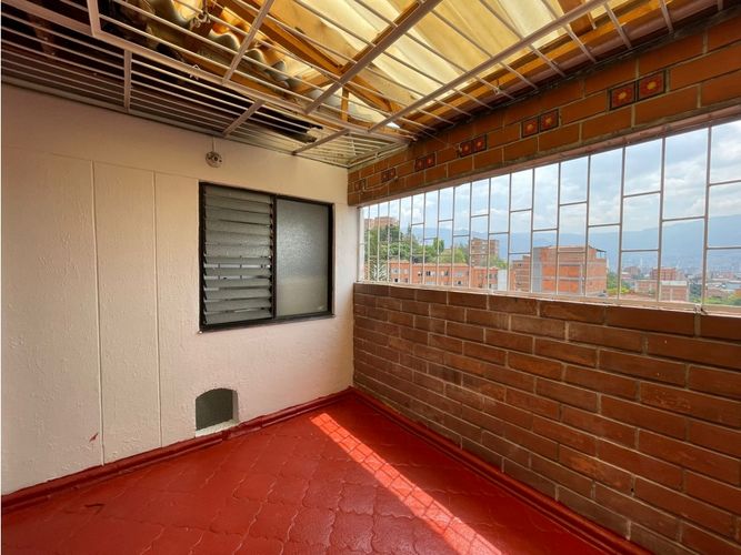 Casa de 4 alcobas en venta en Calasanz Parte Alta, Medellín, 215 m² · foto 12 de 22