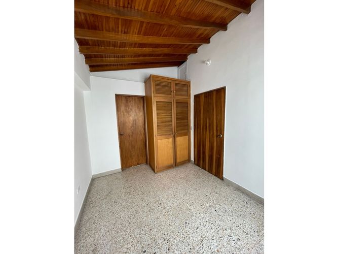 Casa de 4 alcobas en venta en Calasanz Parte Alta, Medellín, 215 m² · foto 17 de 22