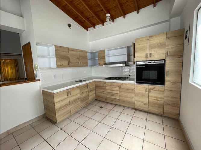 Casa de 4 alcobas en venta en Calasanz Parte Alta, Medellín, 215 m² · foto 18 de 22