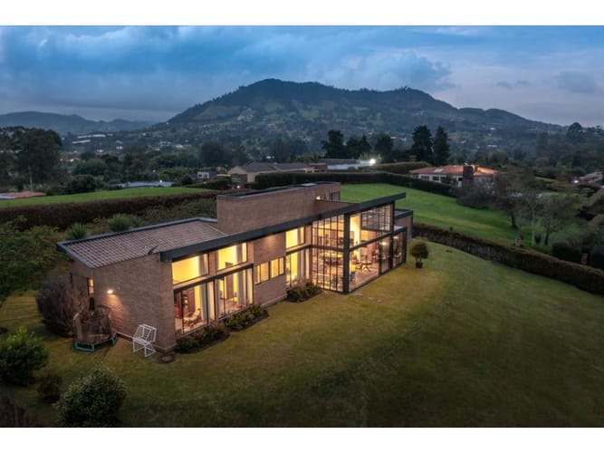 Casa de 3 alcobas en venta en Guamito, La Ceja, 386 m² · foto 5 de 21
