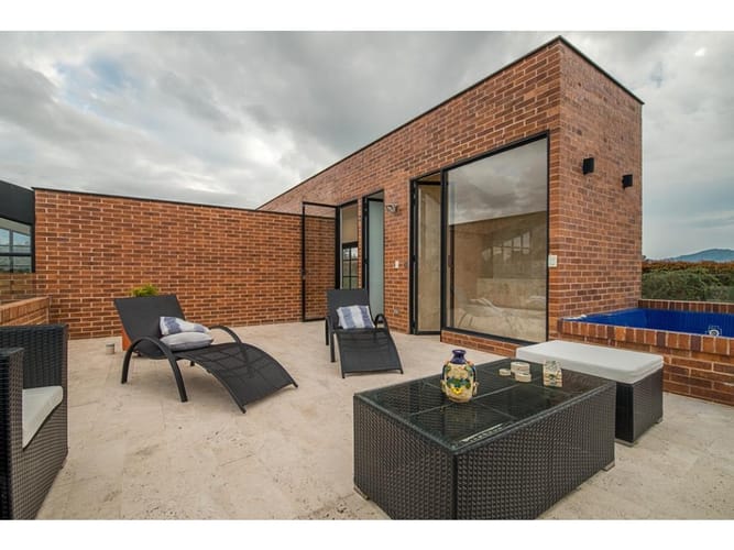 Casa de 3 alcobas en venta en Guamito, La Ceja, 386 m² · foto 14 de 21