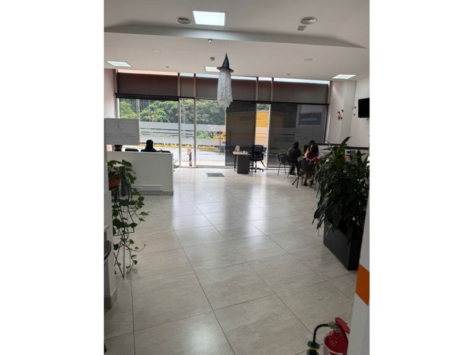 Local en venta en El Poblado, Medellín, 170 m² · foto 12 de 16