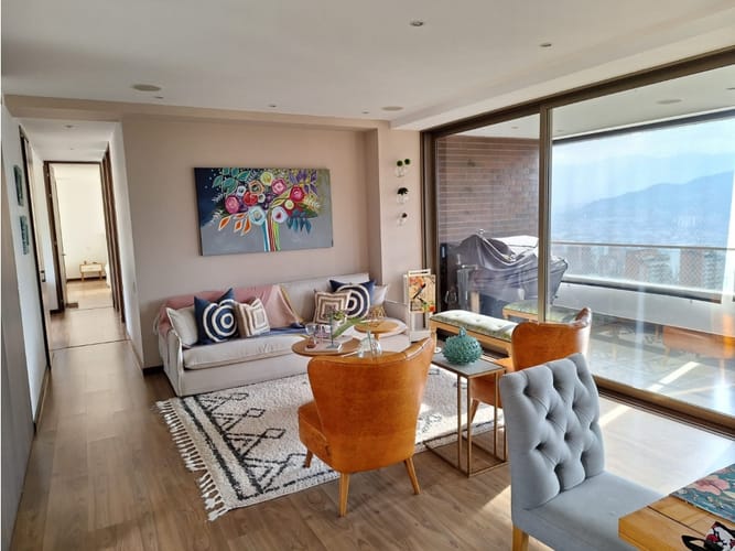 Apartamento en venta en Las Lomas No.1, Medellín · foto 2 de 22