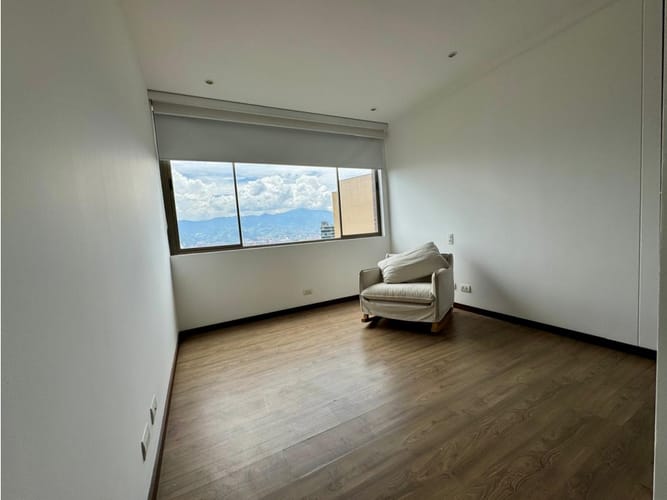 Apartamento en venta en Las Lomas No.1, Medellín · foto 9 de 22