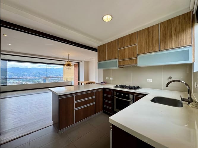 Apartamento en venta en Las Lomas No.1, Medellín · foto 10 de 22