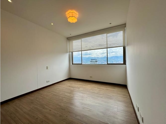 Apartamento en venta en Las Lomas No.1, Medellín · foto 12 de 22