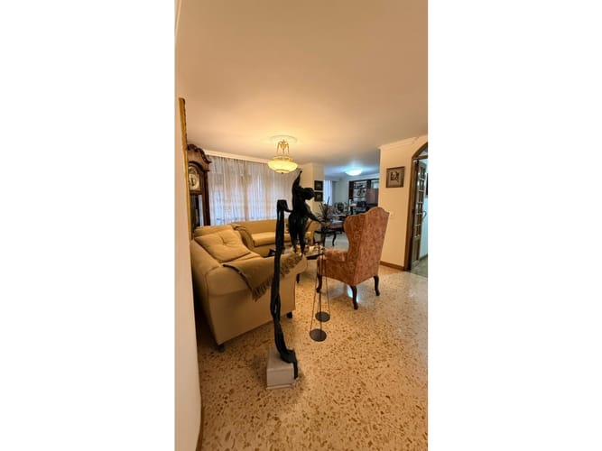 Apartamento de 3 alcobas en venta en Patio Bonito, Medellín, 143 m² · foto 7 de 23
