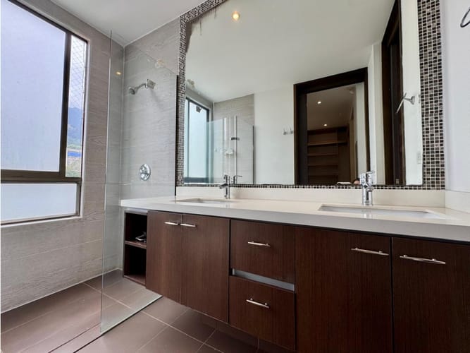 Apartamento en venta en Las Lomas No.1, Medellín · foto 14 de 22