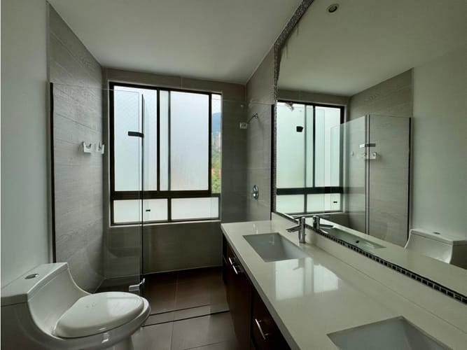 Apartamento en venta en Las Lomas No.1, Medellín · foto 16 de 22