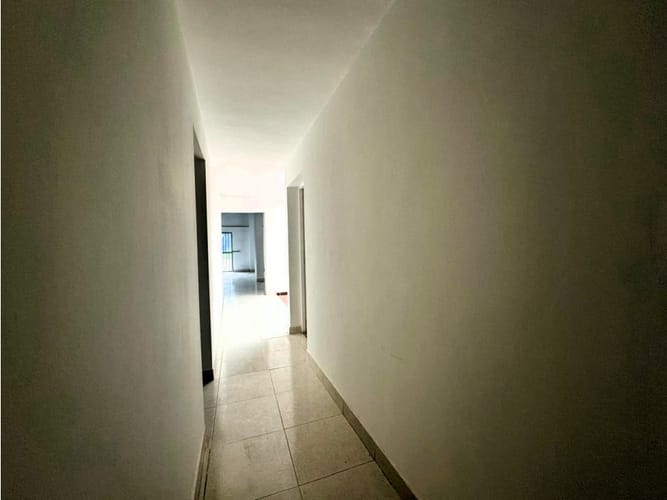 Casa de 8 alcobas en venta en Manila, Medellín, 357 m² · foto 5 de 13