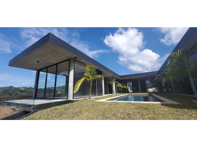 Casa de 4 alcobas en venta en Vía Las Palmas, Medellín, 336 m² · foto 3 de 18