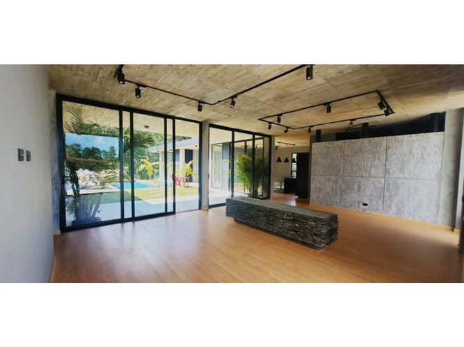 Casa de 4 alcobas en venta en Vía Las Palmas, Medellín, 336 m² · foto 8 de 18