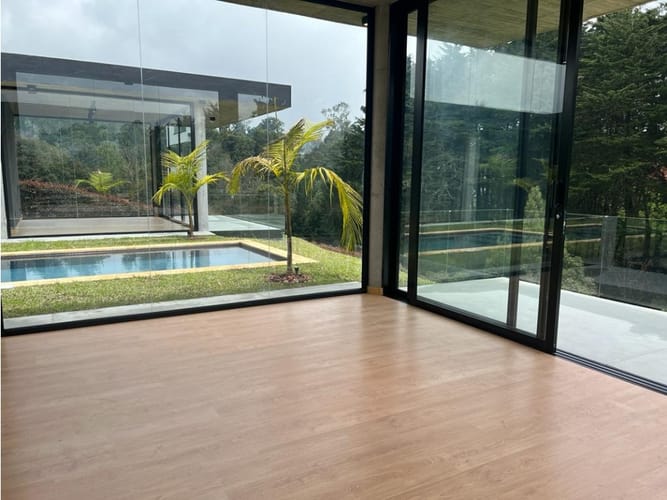 Casa de 4 alcobas en venta en Vía Las Palmas, Medellín, 336 m² · foto 10 de 18