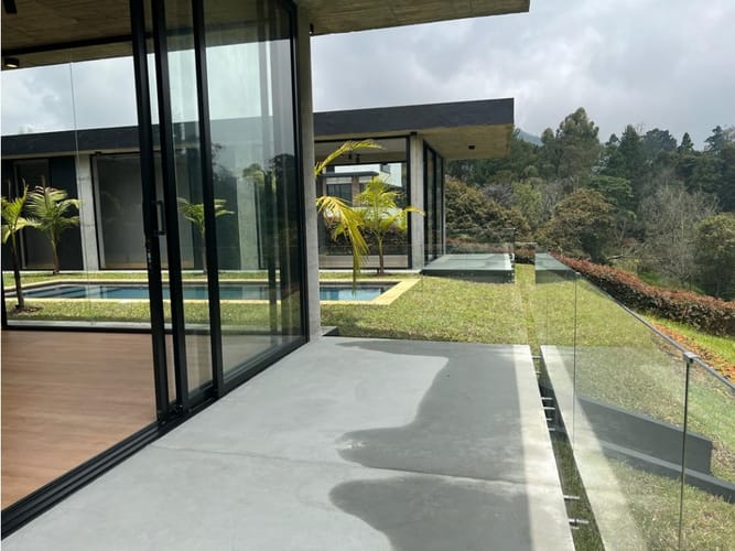 Casa de 4 alcobas en venta en Vía Las Palmas, Medellín, 336 m² · foto 13 de 18