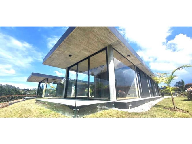 Casa de 4 alcobas en venta en Vía Las Palmas, Medellín, 336 m² · foto 16 de 18
