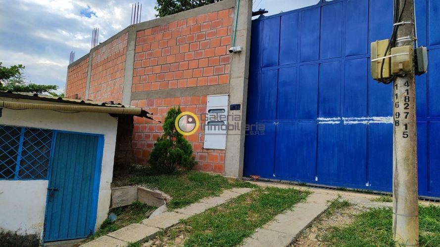 Bodega en arriendo en La Esmeralda, Bucaramanga, 2000 m² · foto 2 de 14