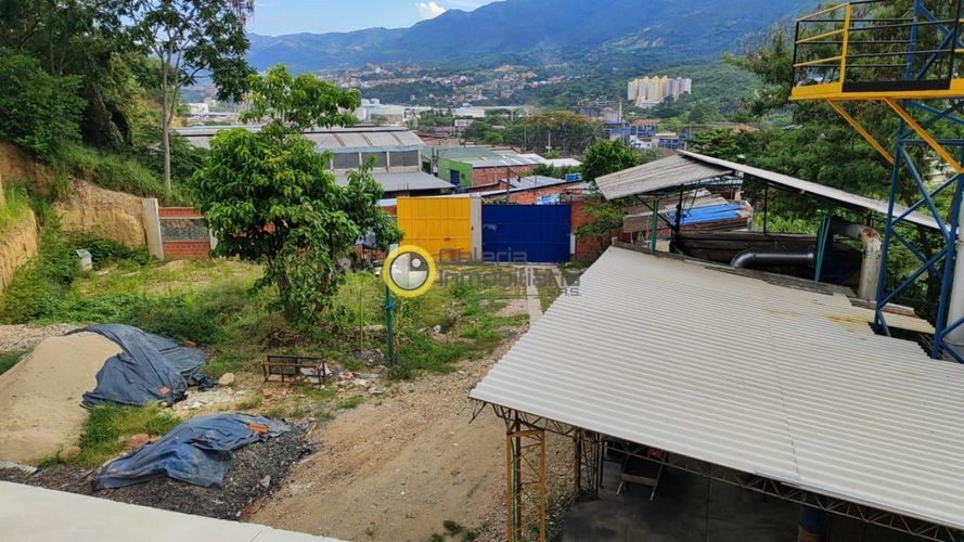 Bodega en arriendo en La Esmeralda, Bucaramanga, 2000 m² · foto 4 de 14