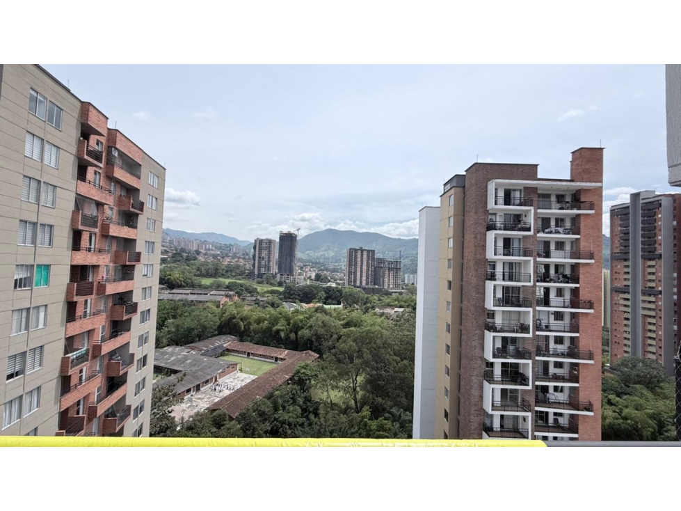 Apartamento en venta en Suramérica, Itagüí · foto 2 de 19