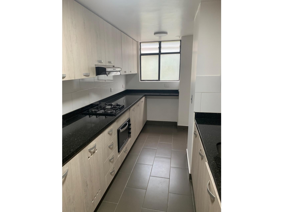 Apartamento de 3 habitaciones en venta en El Poblado, Medellín — imagen 1 de 24