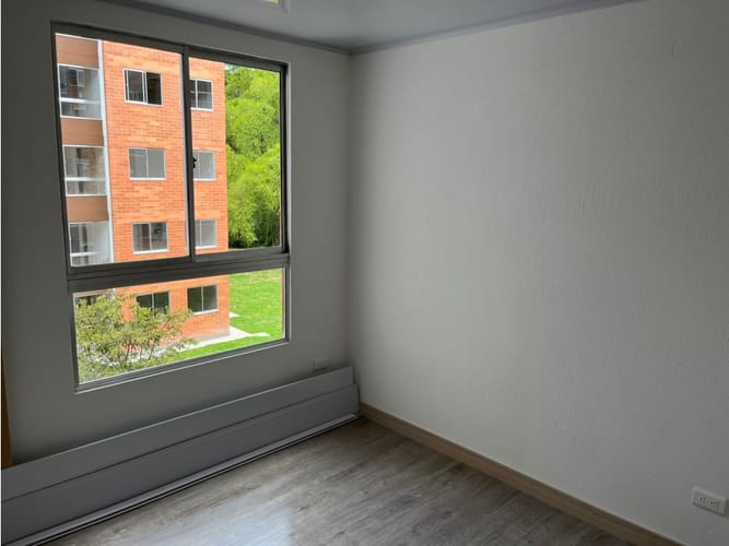 Apartamento de 3 alcobas en venta en La Milagrosa, La Ceja, 49 m² · foto 3 de 10