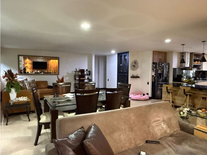Apartamento en venta en La Aguacatala, Medellín · foto 6 de 15